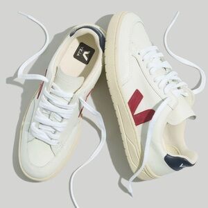Veja V-12 Sneakers (Marsala/Navy)